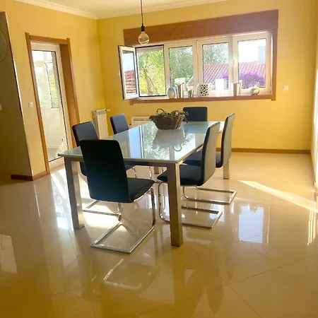 Semesterbostad Welcoming House With Terrace And Garden In Barra De Mira *