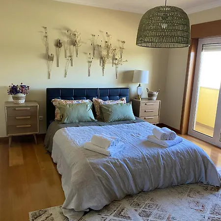 Welcoming House With Terrace And Garden In Barra De Mira Dom wakacyjny