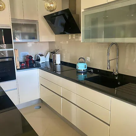 Welcoming House With Terrace And Garden In Barra De Mira *