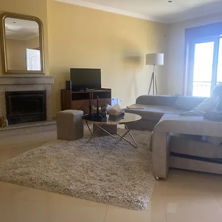 Welcoming House With Terrace And Garden In Barra De Mira