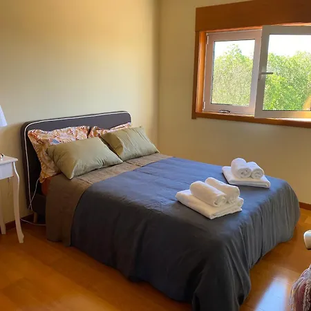 Semesterbostad Welcoming House With Terrace And Garden In Barra De Mira Areao