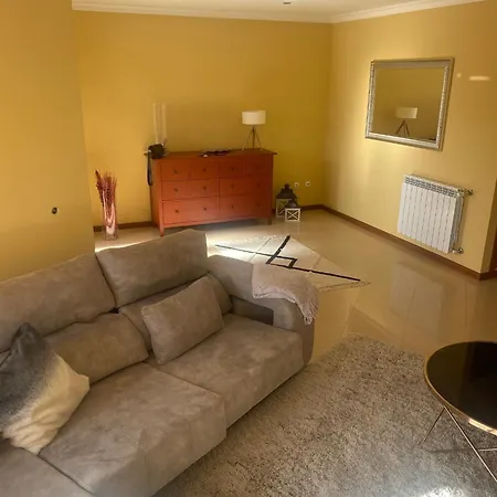Welcoming House With Terrace And Garden In Barra De Mira Semesterbostad