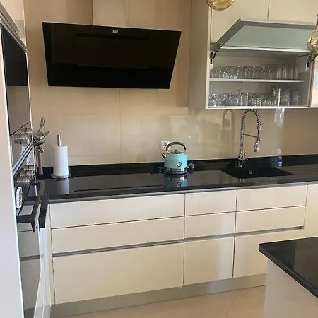 Welcoming House With Terrace And Garden In Barra De Mira Semesterbostad *