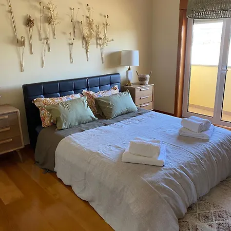 Semesterbostad Welcoming House With Terrace And Garden In Barra De Mira