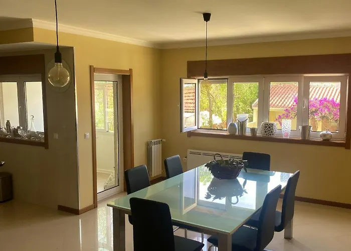 Welcoming House With Terrace And Garden In Barra De Mira Prázdninový dům