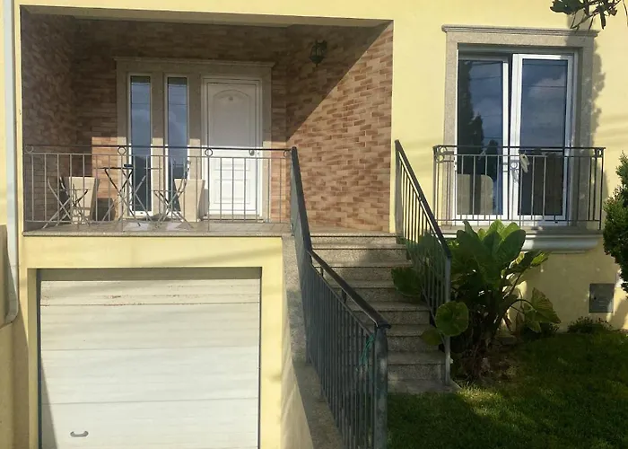 Prázdninový dům Welcoming House With Terrace And Garden In Barra De Mira Areao