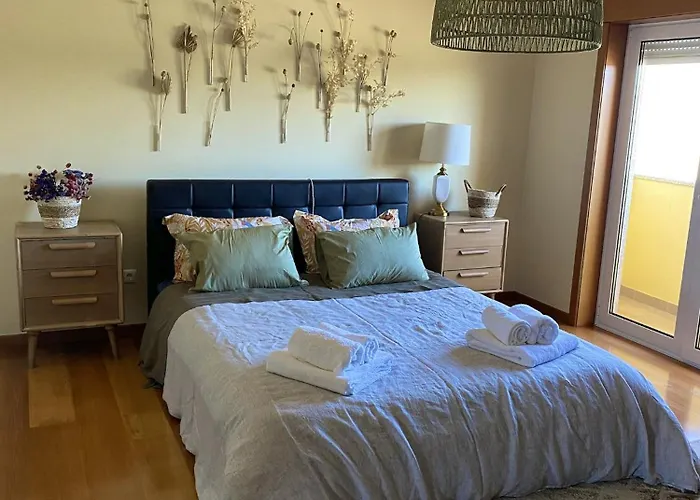 Welcoming House With Terrace And Garden In Barra De Mira Prázdninový dům