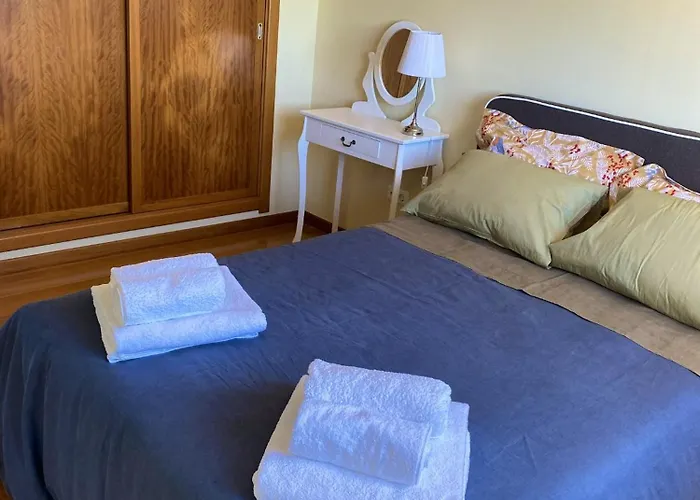 Welcoming House With Terrace And Garden In Barra De Mira *