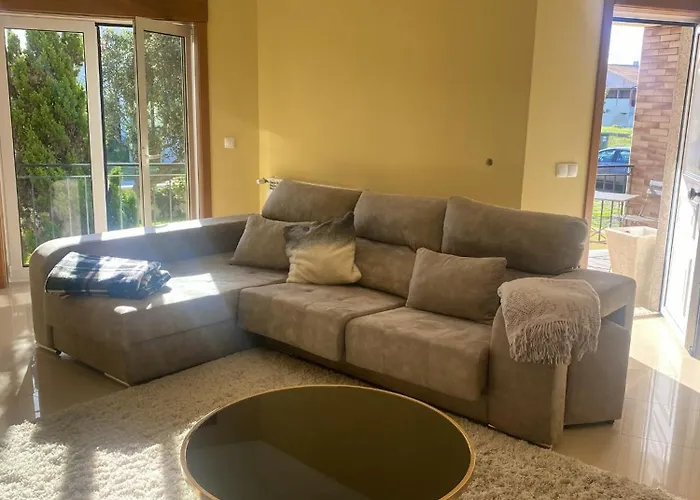 Welcoming House With Terrace And Garden In Barra De Mira Prázdninový dům *