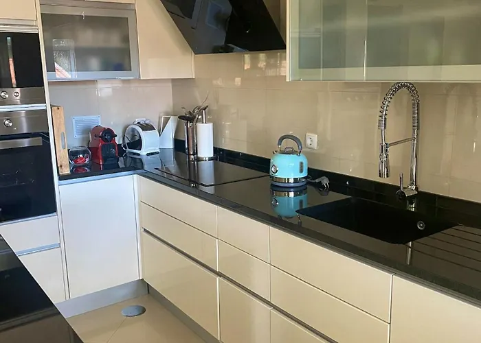 Welcoming House With Terrace And Garden In Barra De Mira Areao