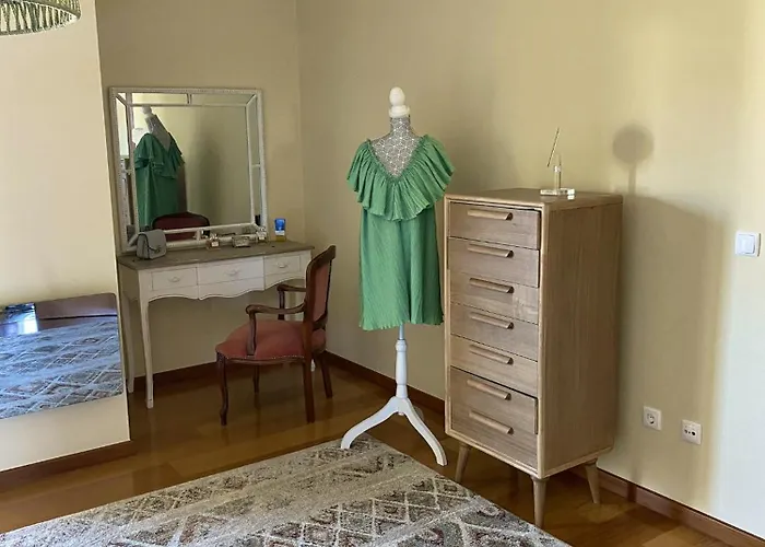 Welcoming House With Terrace And Garden In Barra De Mira Prázdninový dům