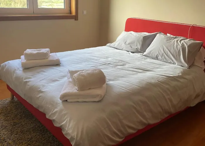 Welcoming House With Terrace And Garden In Barra De Mira Prázdninový dům